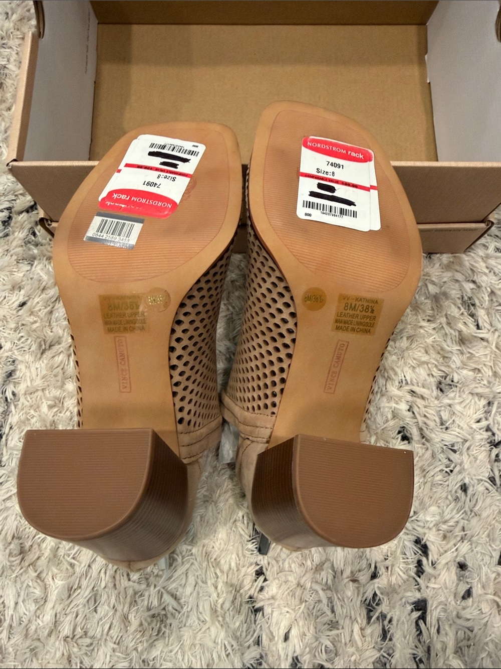 Vincent Camuto Womens Tan Perforated Peep-Toe Booties NWT - Picture 4 of 6